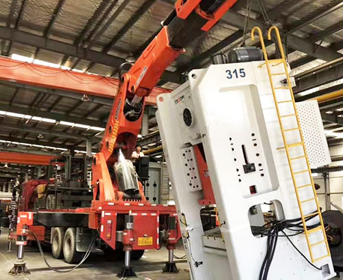 七星关附近随车吊出租，轻松解决运输难题